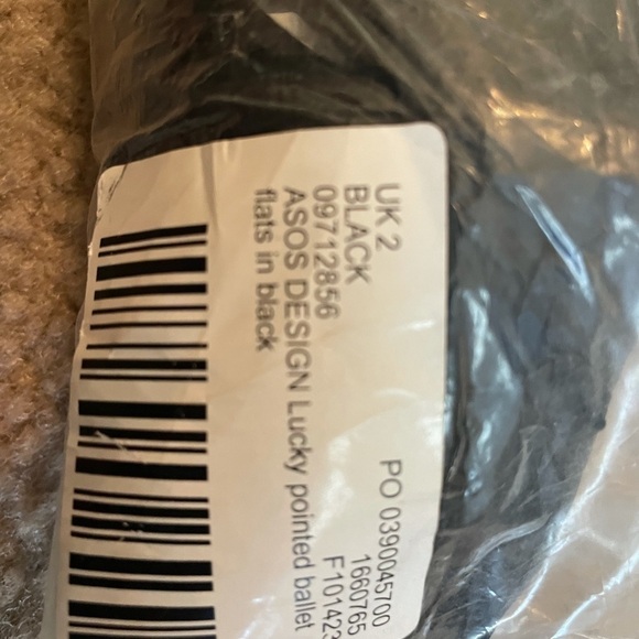 Asos DESIGN Lucky pointed ballet flats in black - Picture 8 of 11